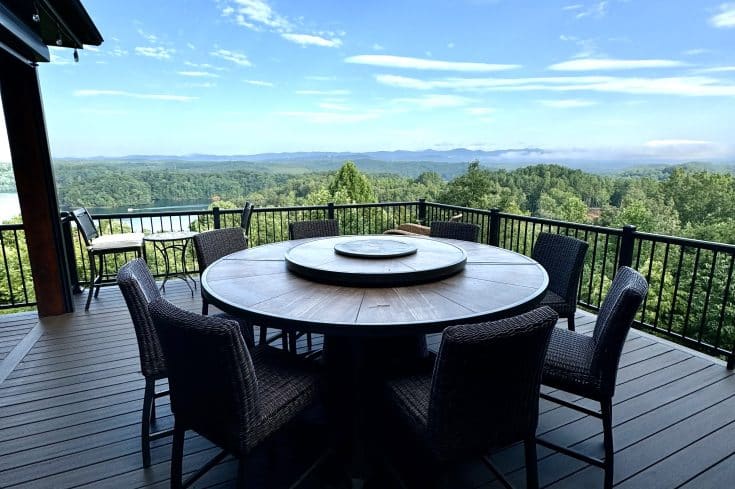 Lakefront Living, A Rustic Screened Porch with Breathtaking Views in Pickens, SC